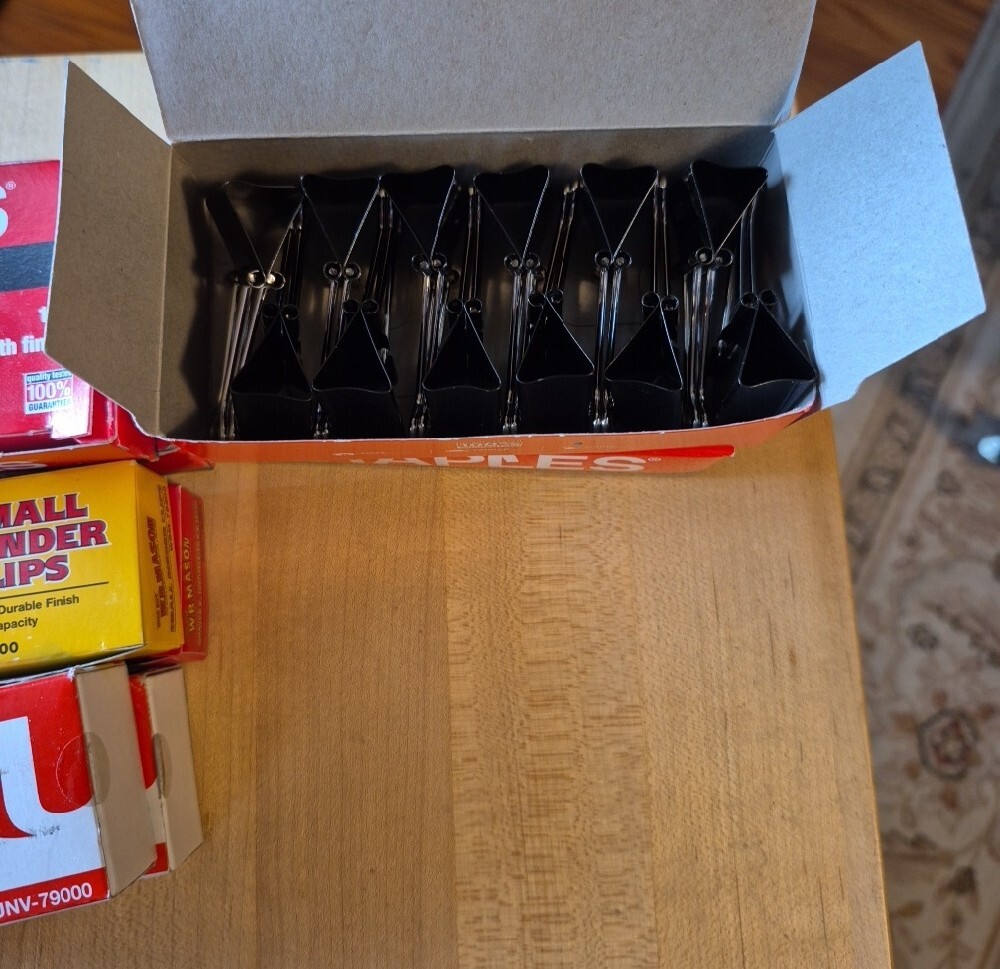 Binder Clips/Paper Clips/Staples Assortment - Picture 3 of 9